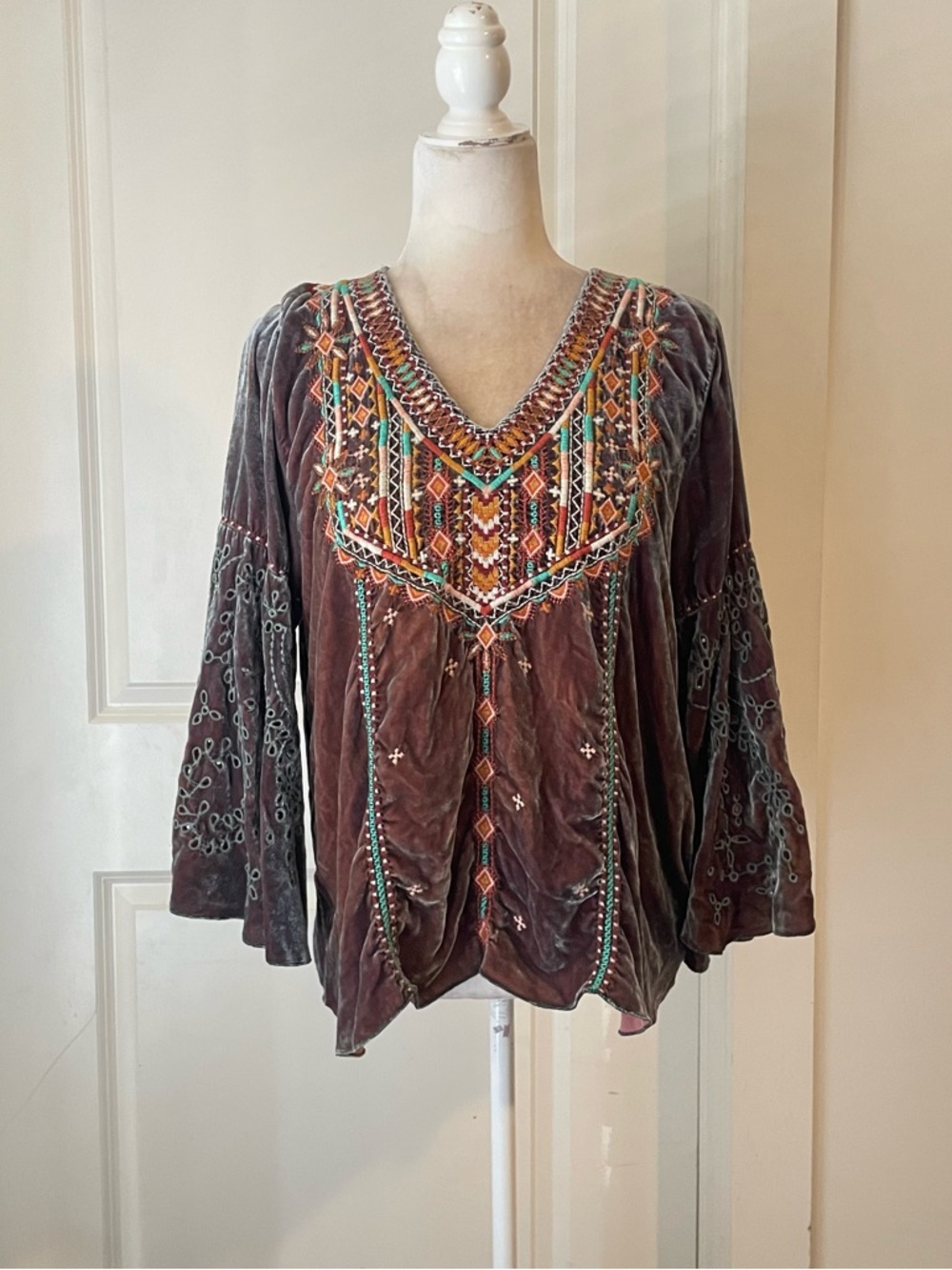 Johnny Was Chiri velvet embroidered boho festival swing blouse Sz M